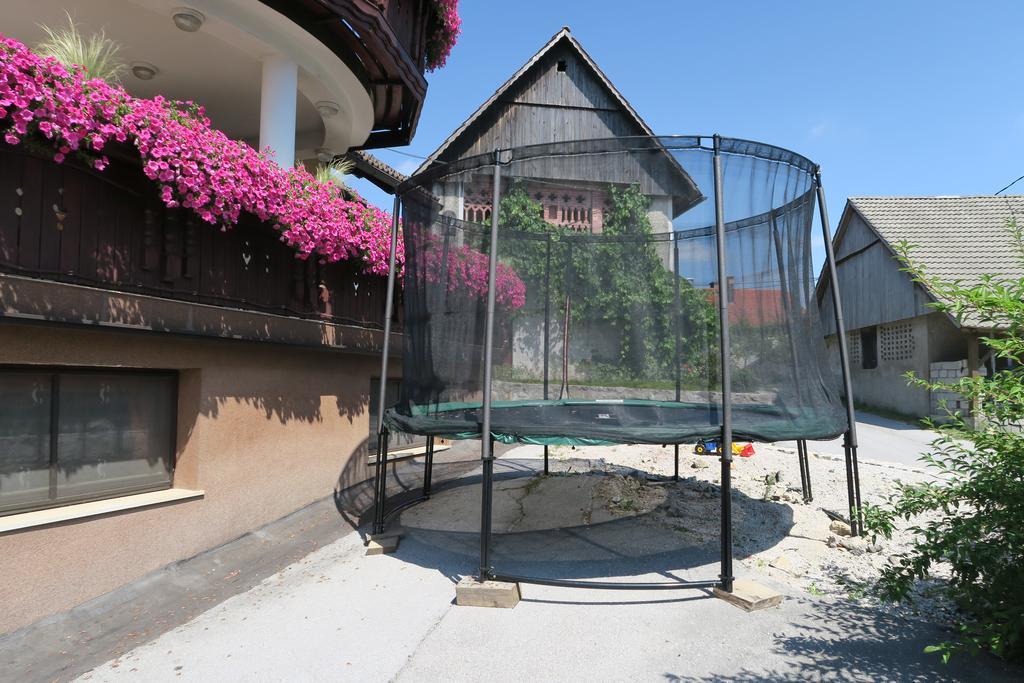 Hotel Gostilna Turk Hotedrsica Exterior foto